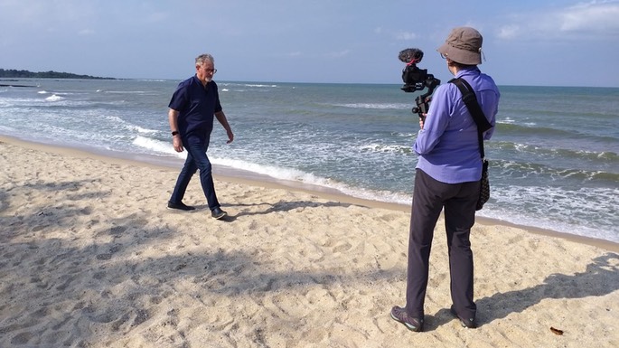 c3bfcd79-0a5a-47d1-bc79-8513b3e35eb7 2